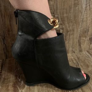 Zigi SoHo Wedge Heels